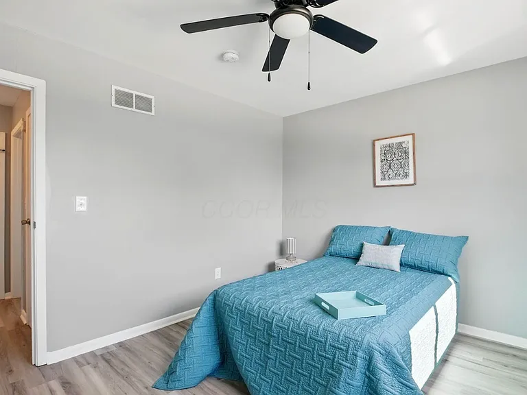 1190 E Long St — Photo 13