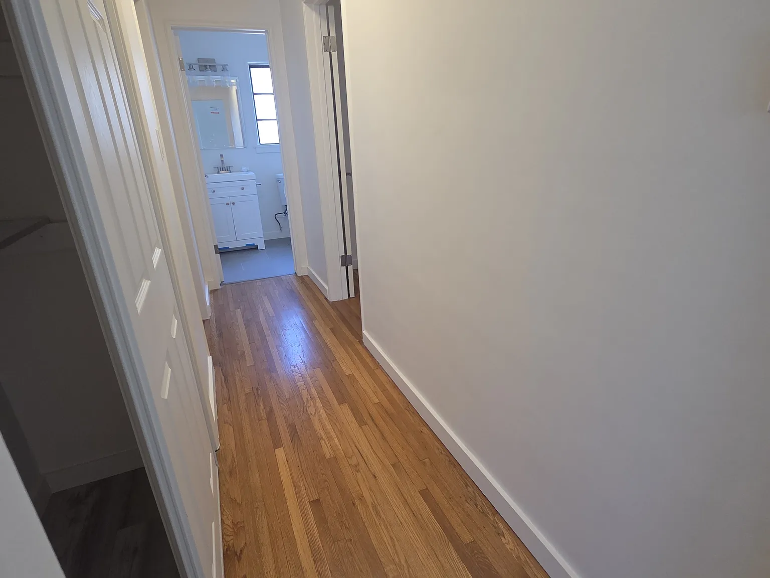 4 bed, 1870 sqft, $4,480 — Photo 4