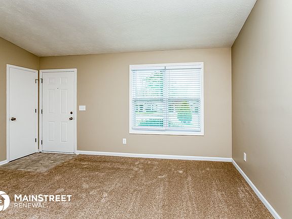 3rd image of 351 Chase Woods Cir