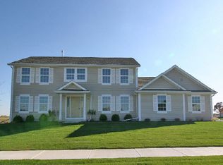 532 W Hall St, Rochelle, IL 61068