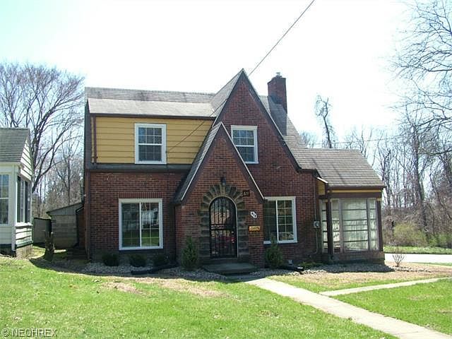 1st image of 619 Mistletoe Ave