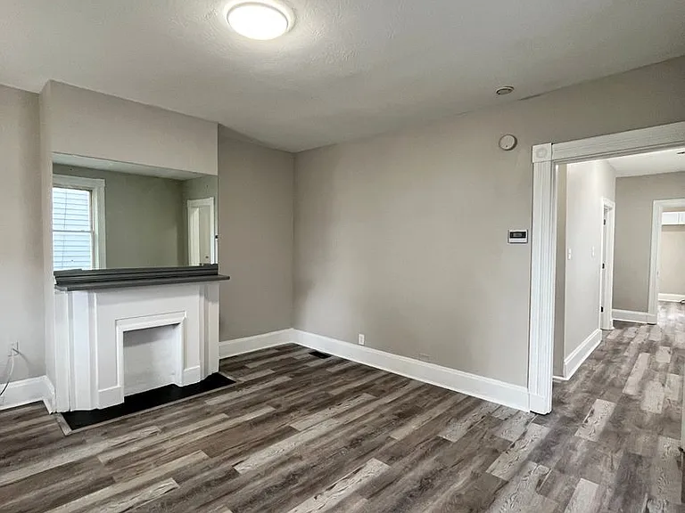 1214 Gilsey Ave — Photo 2