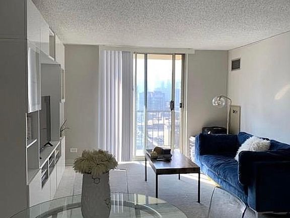 5th image of 1212 N Lasalle St #1707