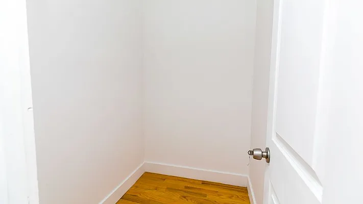 Rented by Nooklyn NYC LLC | media 45