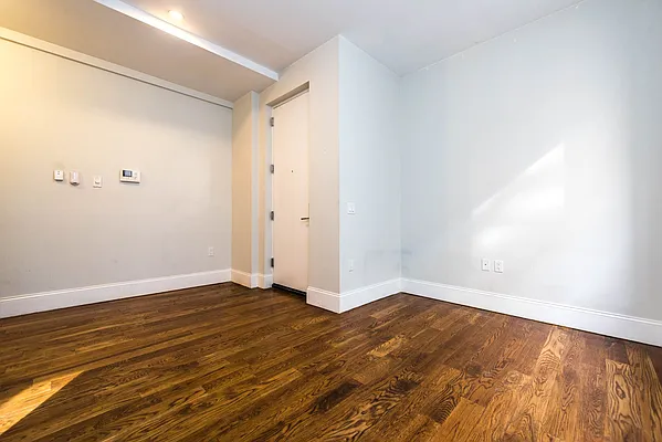 Rented by Nooklyn NYC LLC | media 43
