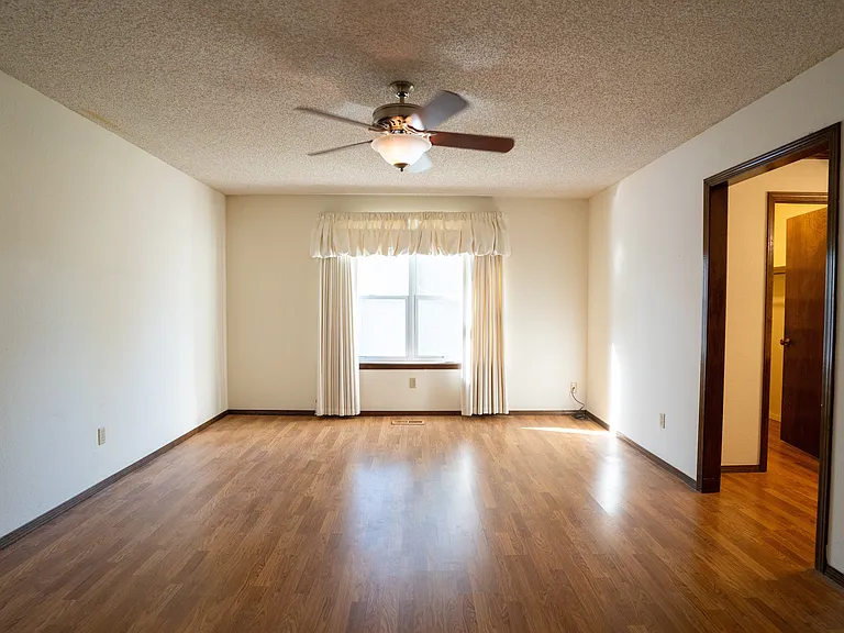 2221 W Memphis Pl — Photo 19