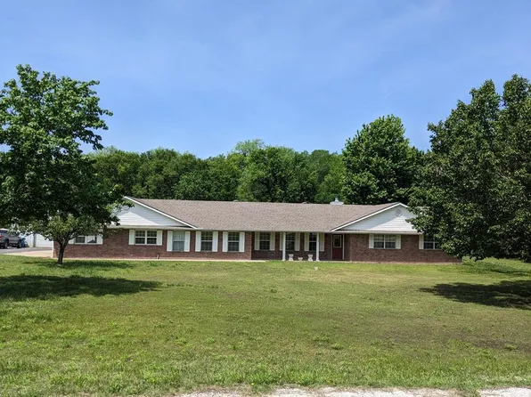 514 Swift Ln, Coffeyville, KS 67337