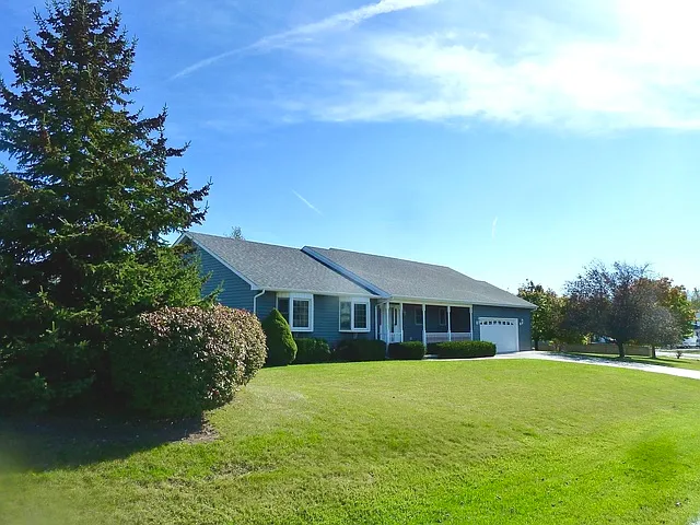 325 Abbey Ln photo 1