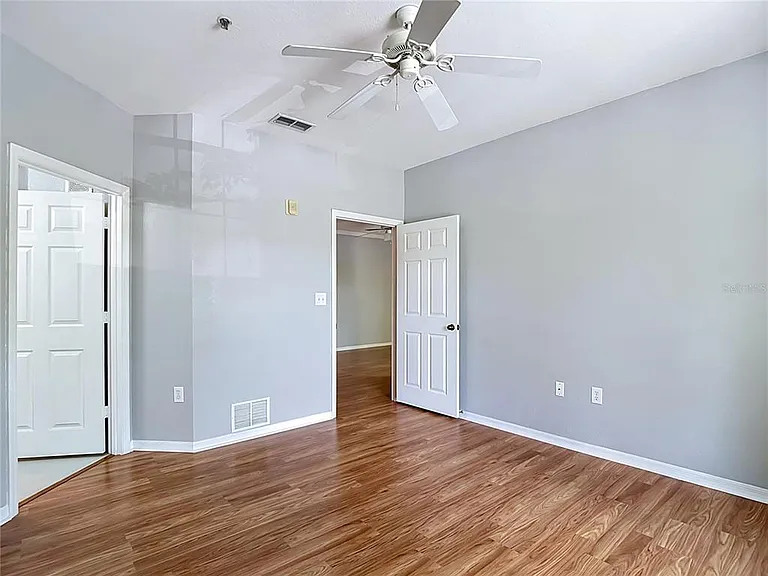 10201 Courtney Palms Blvd #203 — Photo 14