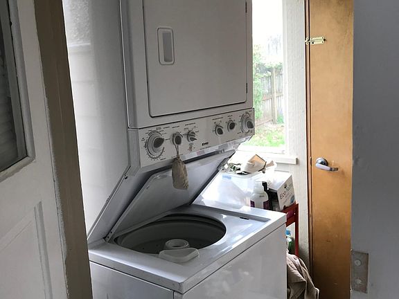 5th image of 1613 Bigelow Ave NE