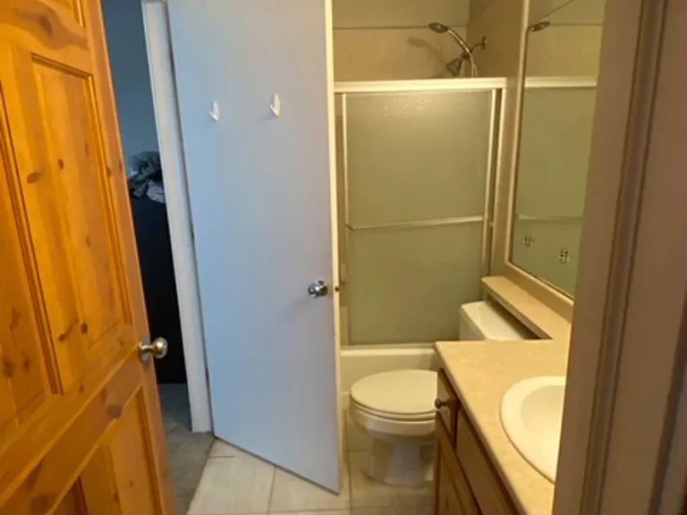 1600 Pinebrook Blvd #H1 — Photo 15