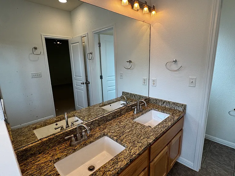 1300 Chicon St #A — Photo 27