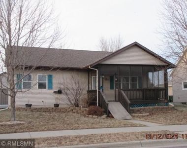 1111 Engesser Ln, Saint Peter, MN, 56082