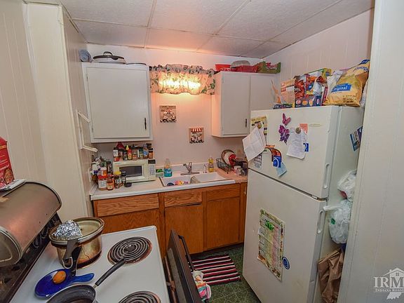5th image of 722 W Charles St