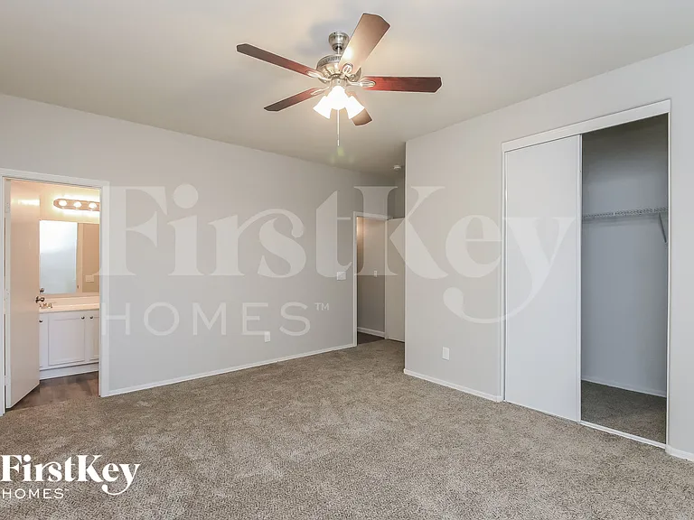 1232 E Omega Dr — Photo 10
