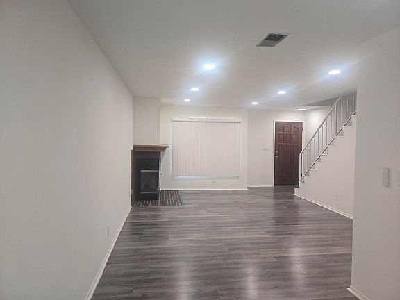 4th image of 400 S Keystone St APT K