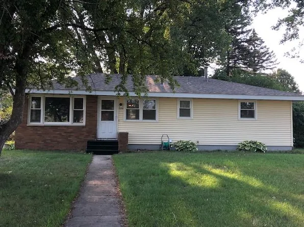 5209 Greenfield Ave, Mounds View, MN 55112