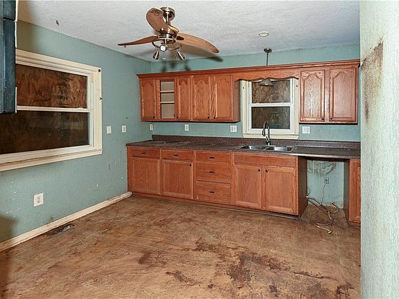 4th image of 5017 Lathrop Ave