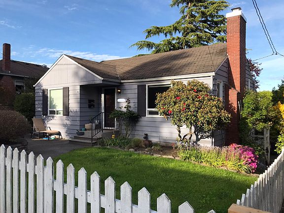 4th image of 3016B 23rd Ave W #B