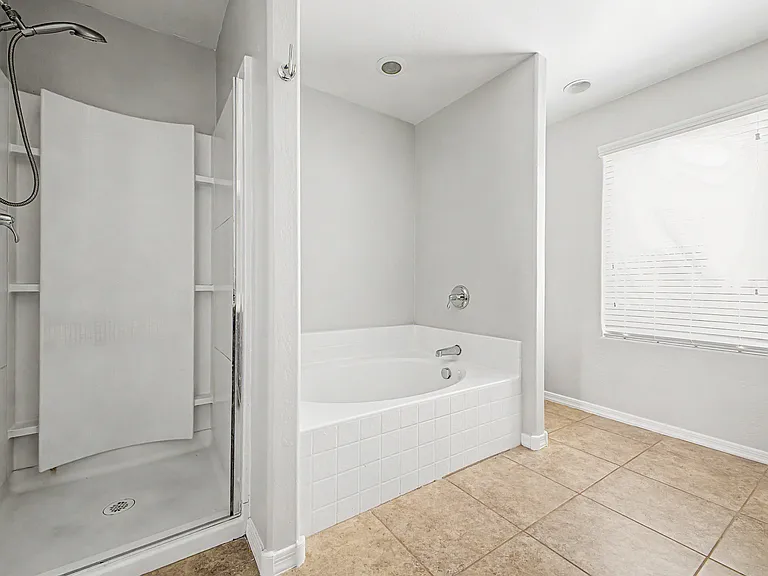 25392 W Carson Dr — Photo 14