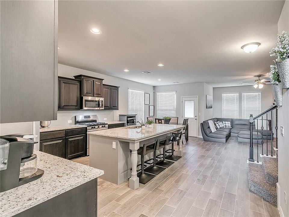 1st image of 2428 Sunshine Ln