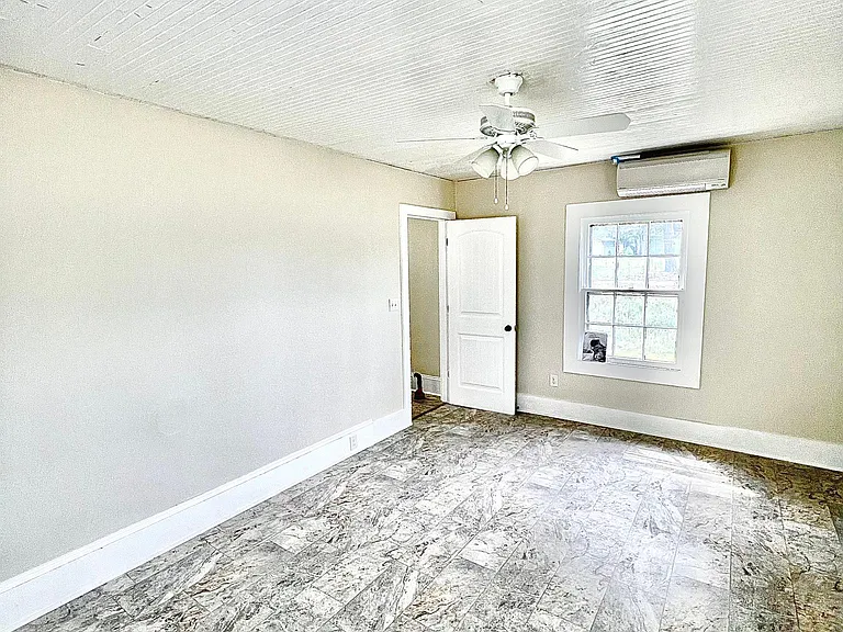4531 Sunset Ave — Photo 12