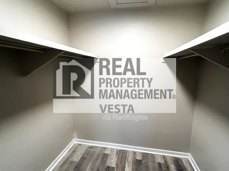 Riverbend Apartments — Photo 44