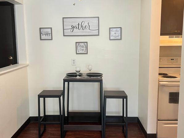 911 Old Marion Rd NE APT 109