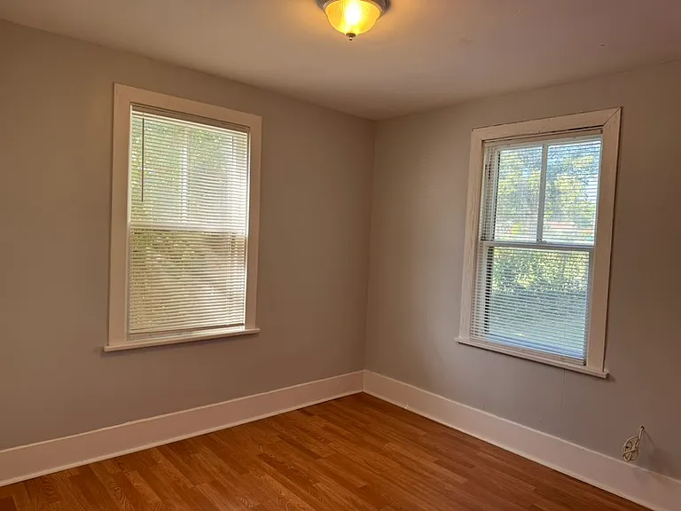539 N Elm Ave — Photo 10