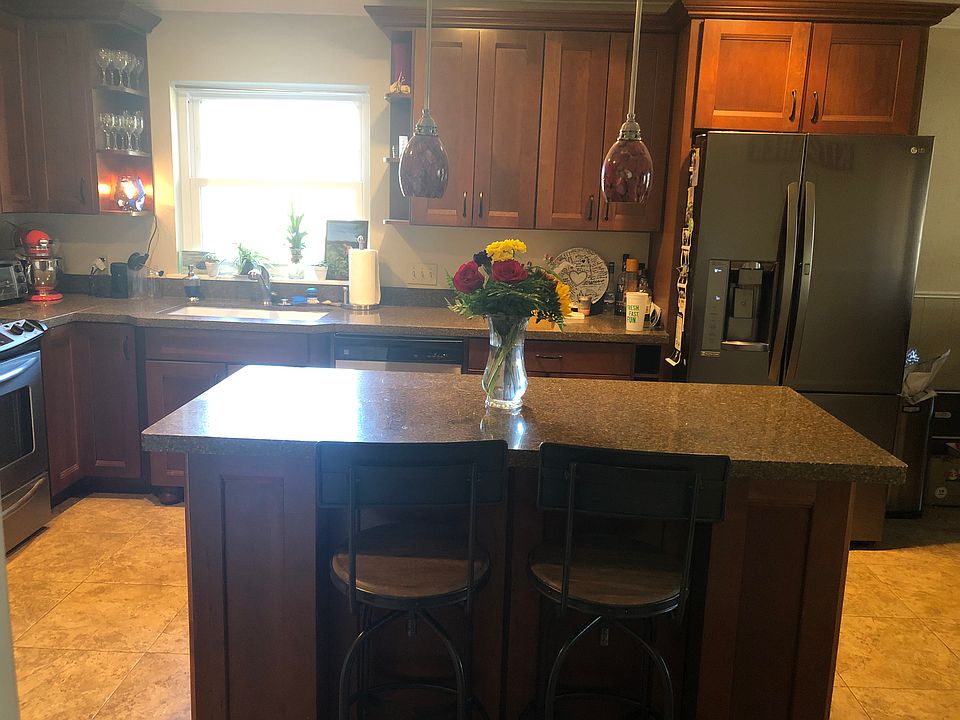 1st image of 122 Tanglewood Dr
