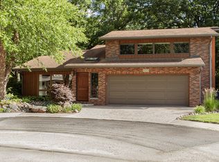 1607 40th Street Ct, Moline, IL 61265