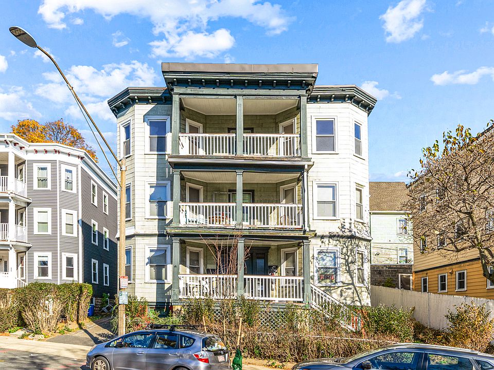 1st image of 427 Medford St APT 3