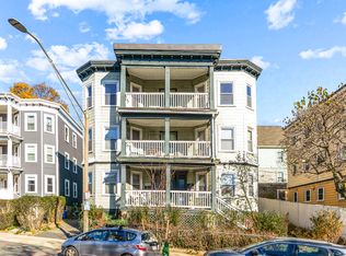 427 Medford St APT 3, Somerville, MA 02145