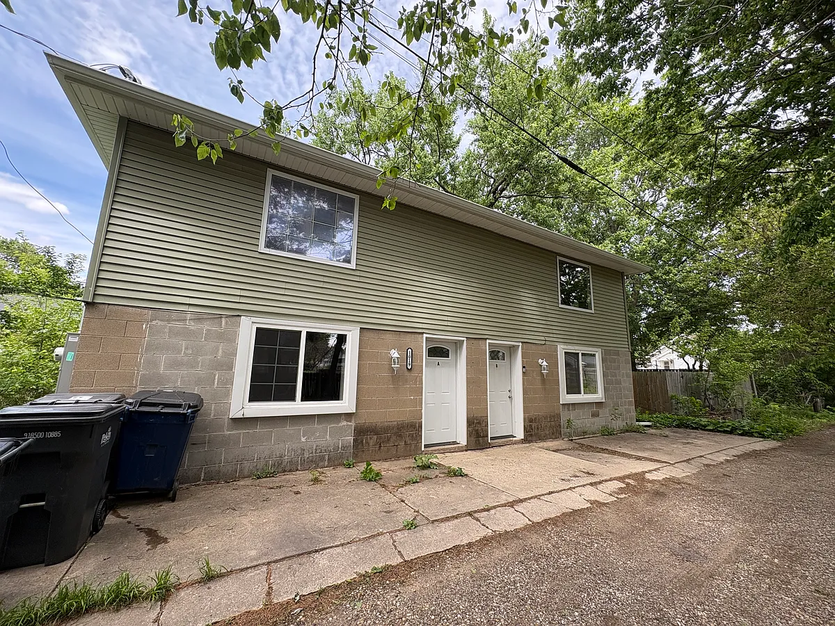 Building Photo - 1020 Fall Ave #A
