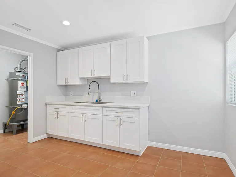 7913 Milton Ave — Photo 8