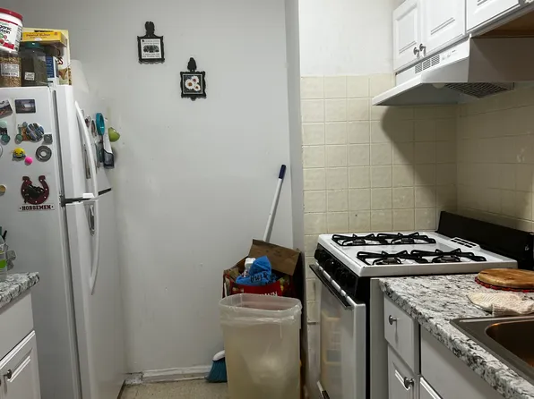 78 Academy St APT 1, Poughkeepsie, NY 12601