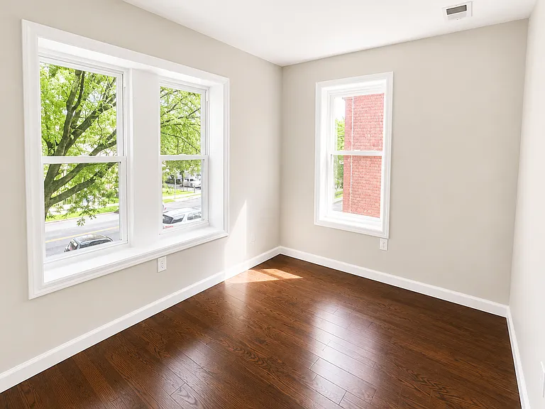 566-568 Summer Ave #2L — Photo 7