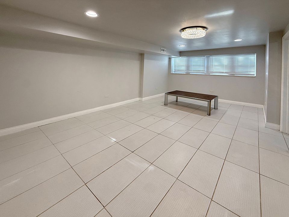 1st image of 4357 S Whipple St #B