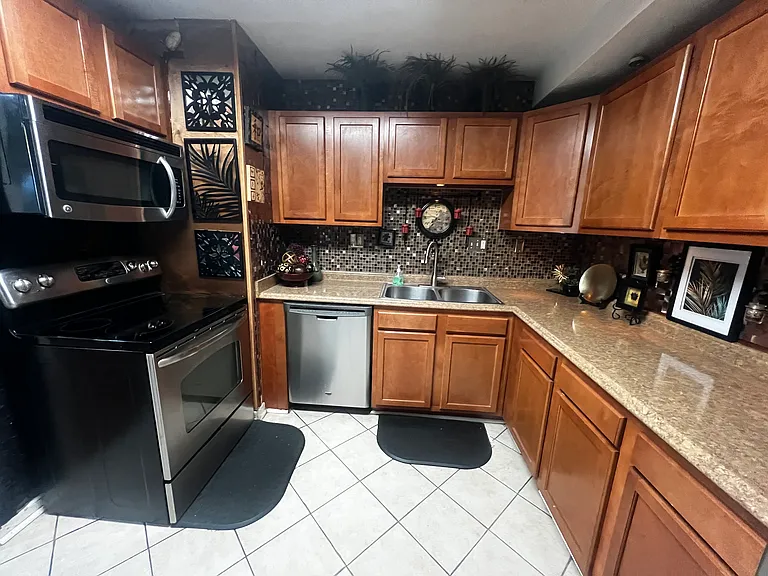 3737 Lori Sue Ave — Photo 7