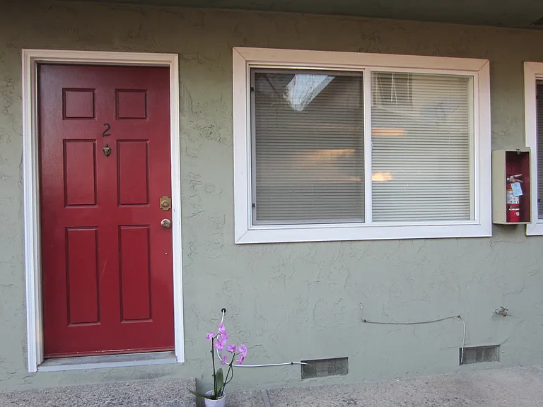 263 Waverly St #2 — Photo 2