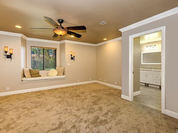 5th image of 5598 Oak Hills Ln