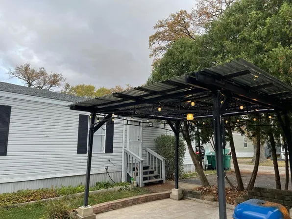 22 Maple St, Minooka, IL 60447