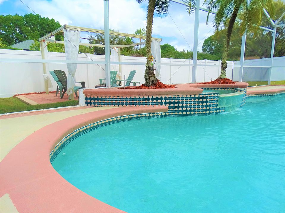 3 beds + office RIDGEMOOR!