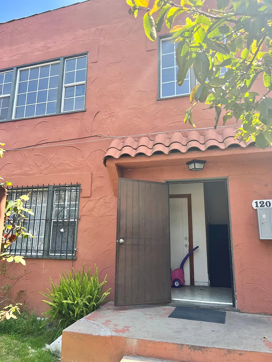 Building Photo - 1200 N Tamarind Ave #C