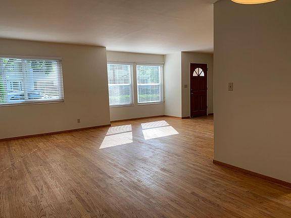 3rd image of 169 Waverly St #A