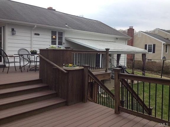 5th image of 280 Fairfax Dr
