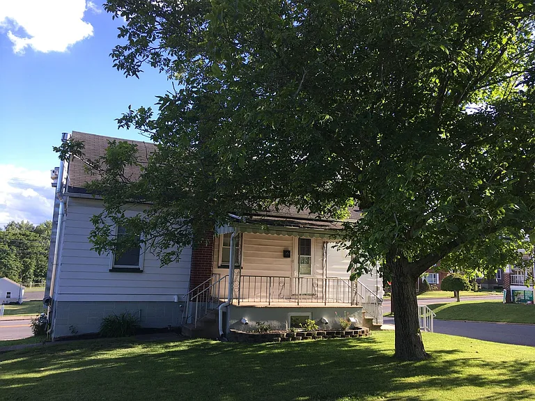 560 Seip Ave — Photo 17