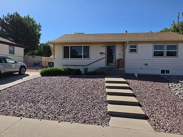 1810 Comanche Rd, Pueblo, CO 81001
