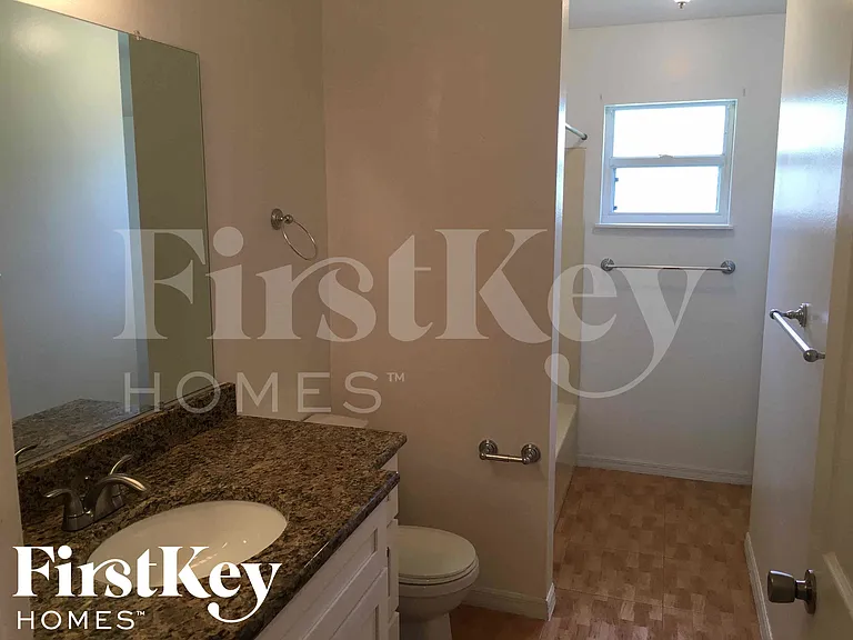 1011 Coatbridge Dr — Photo 11
