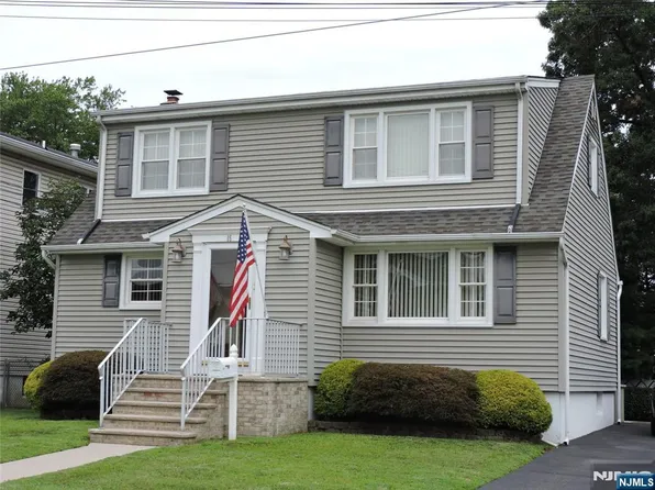 15 Main Ave, Elmwood Park, NJ 07407